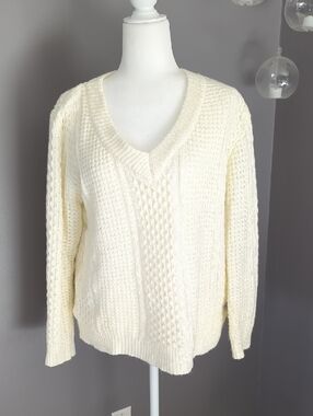 3 For $30. ANDREE BY UNIT Cream Cable Knit V-Neck Sweater